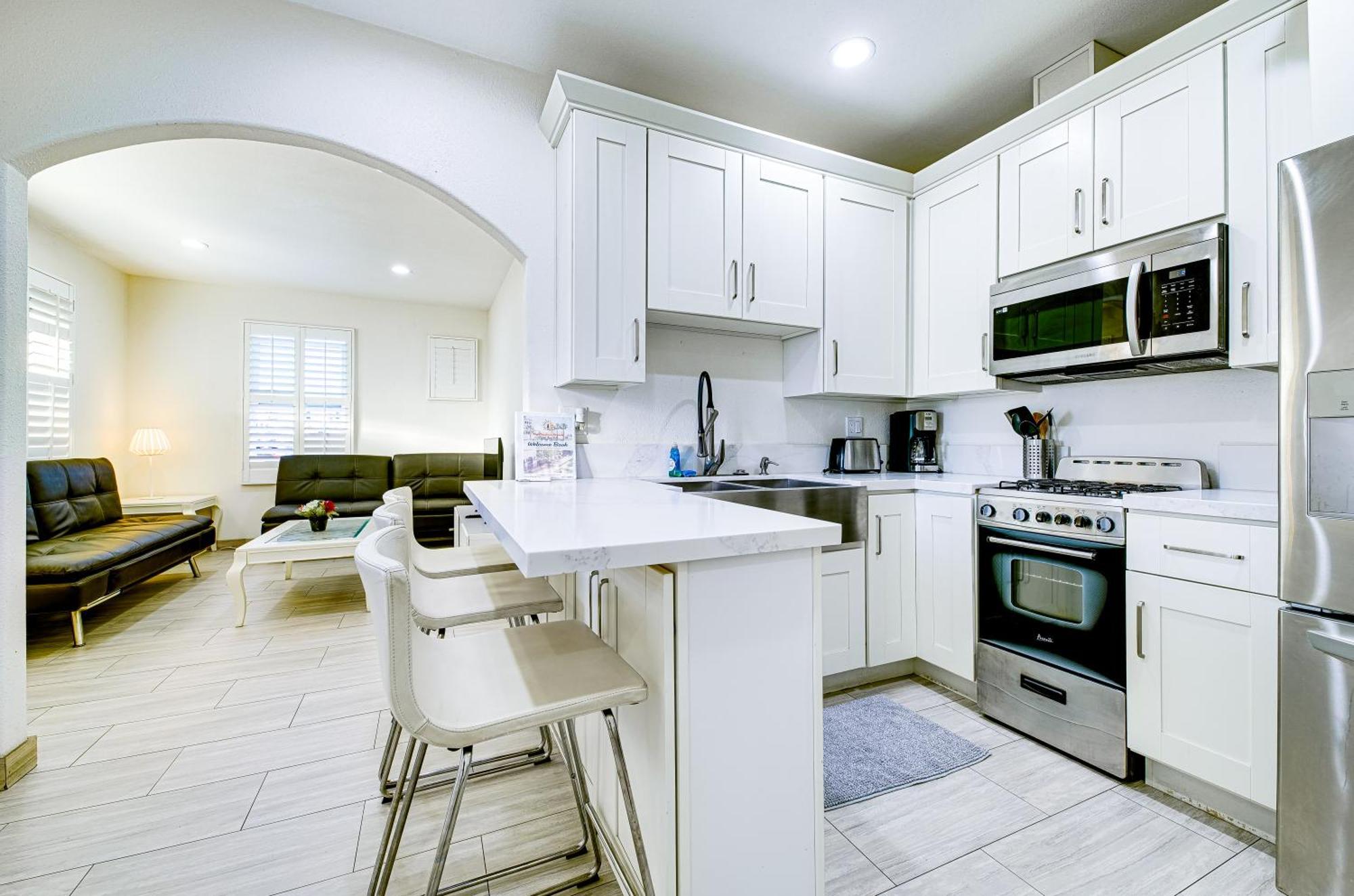 Stylish Modern Home, Ac, Parking & Near Fwys Santa Ana Exterior foto